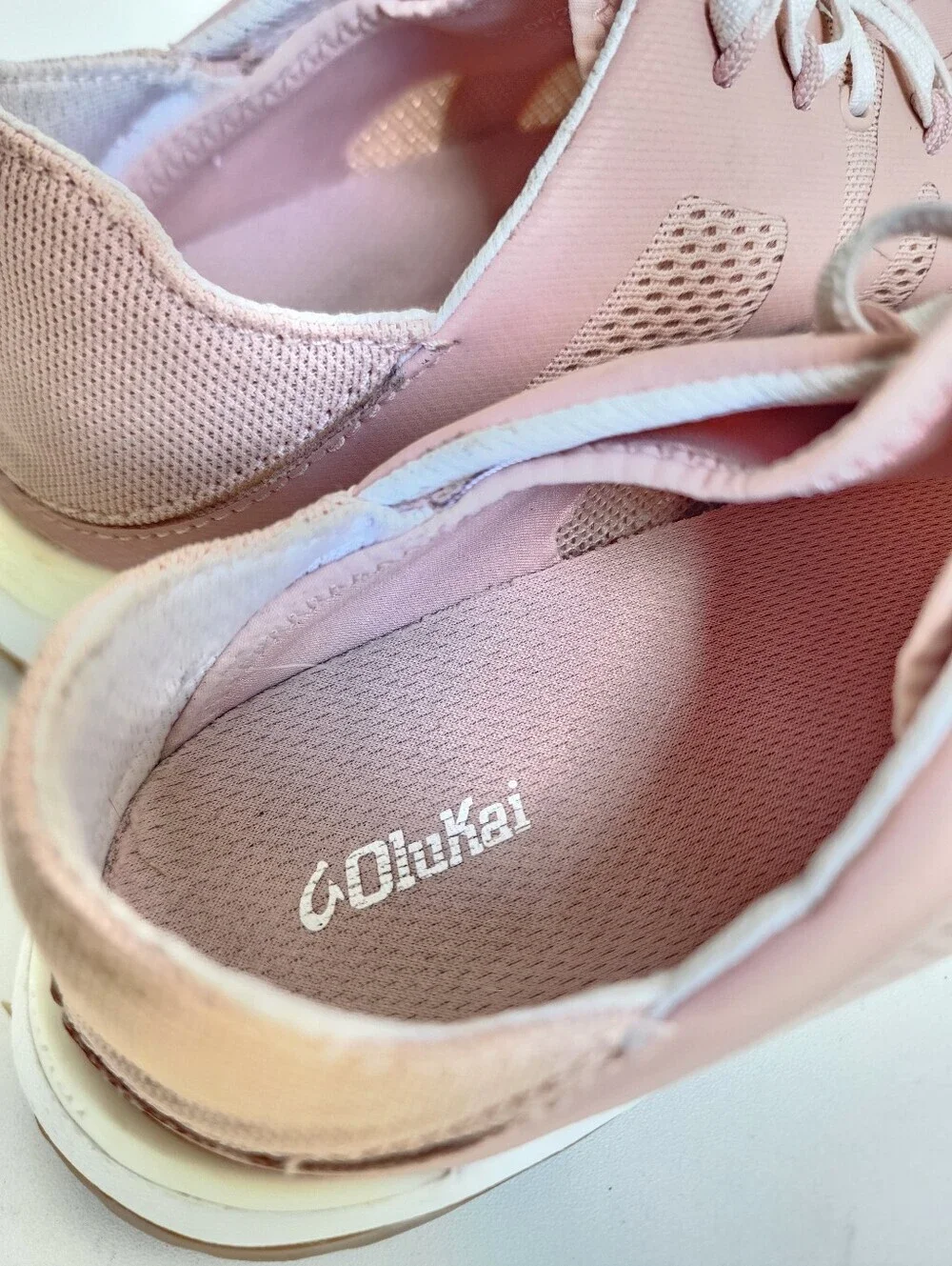 Olukai Huia Womens Sneaket Athletic Shoes Size 8  Soft Pink/Soft Pink Lighweight